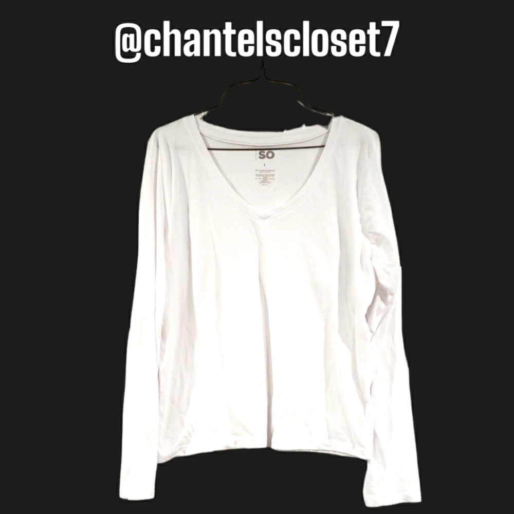 🏷2 For $20!!🏷SO Brand - White V-Neck Long Sleeve Shirt - Soft & Stretchy